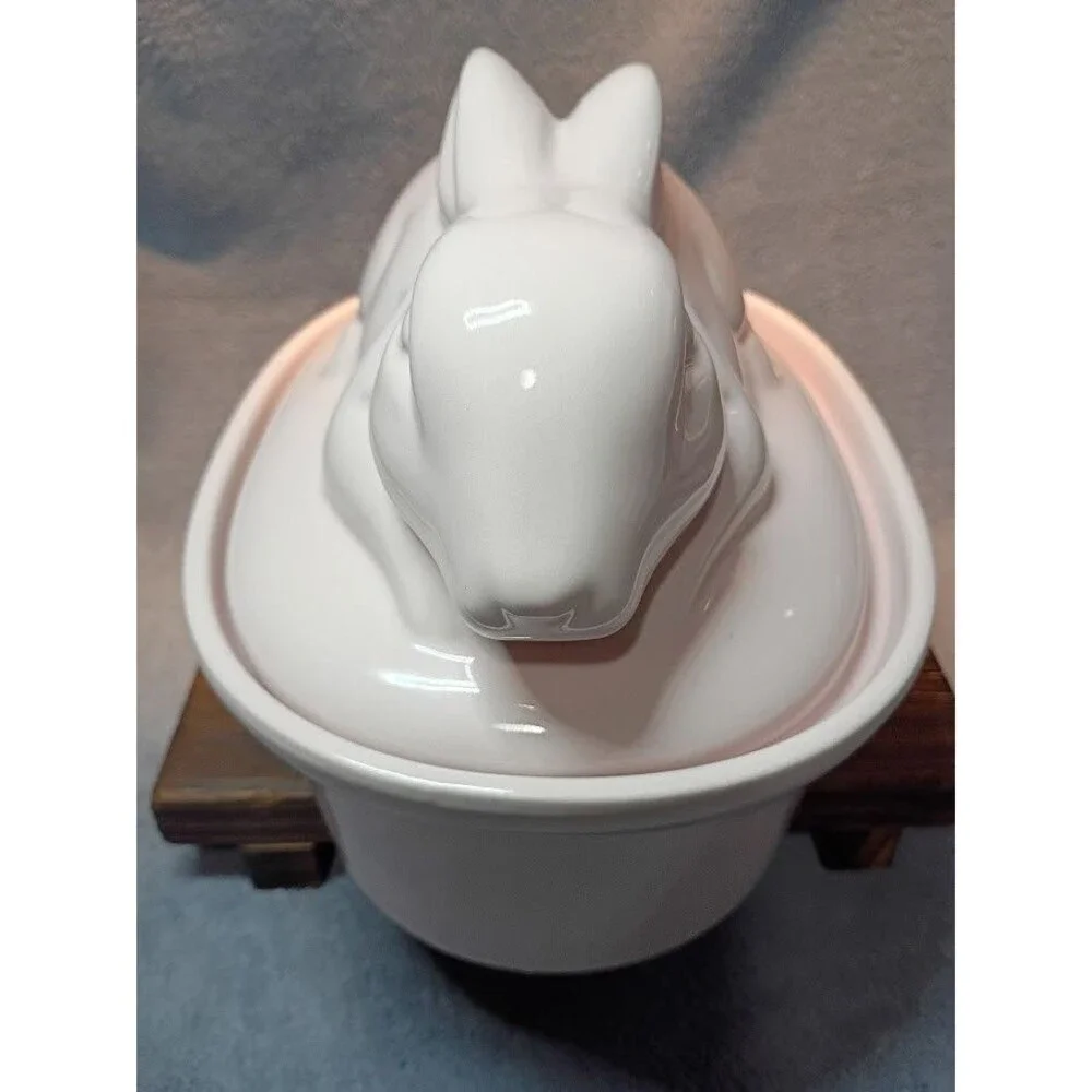 Zrike Brands Easter Bunny Rabbit Lidded Casserole Dish Pink Ceramic NEW